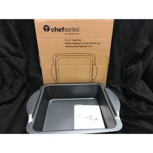 Brand new Tupperware Chef Series Cake Pan